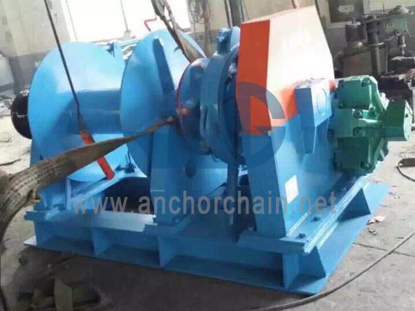 Windass de ancorare combinat hidraulic