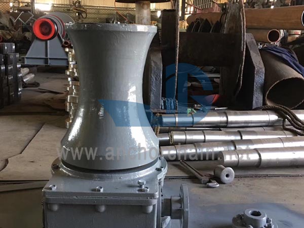 Capstan hidraulic de ancorare
